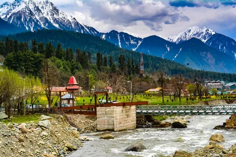 Peaceful Pahalgam Holiday.