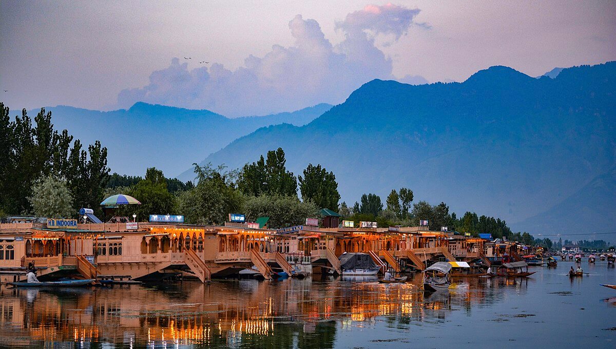 Fairy-Tale Getaway to Srinagar